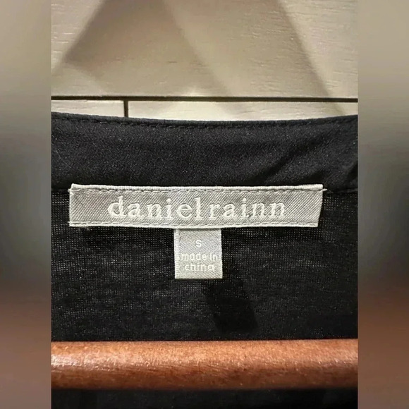 Daniel Rainn Black & White Blouse- Size Small - Picture 2 of 5